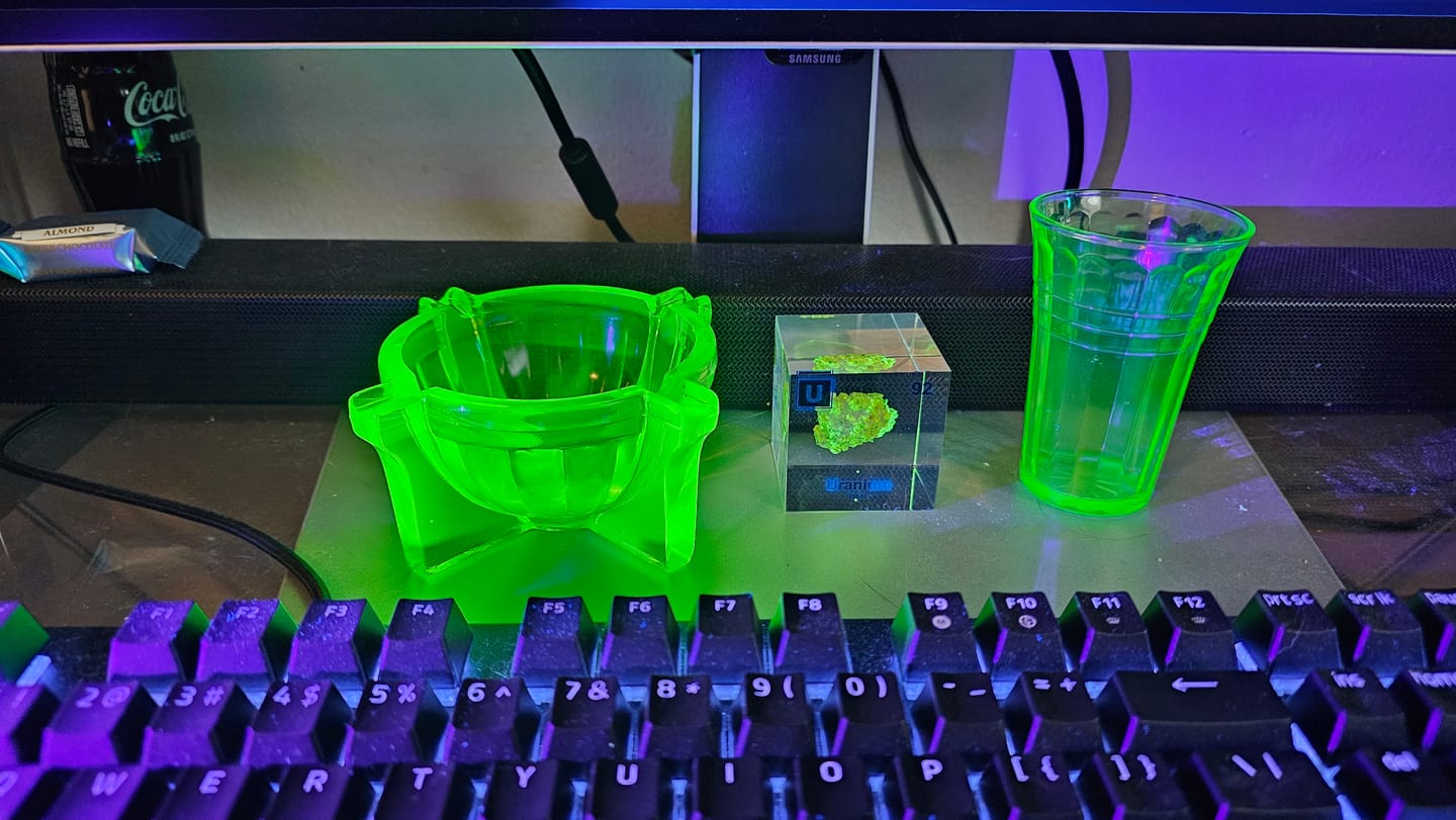 Customer photo review of Uranium Element Cube (2inch Autunite)