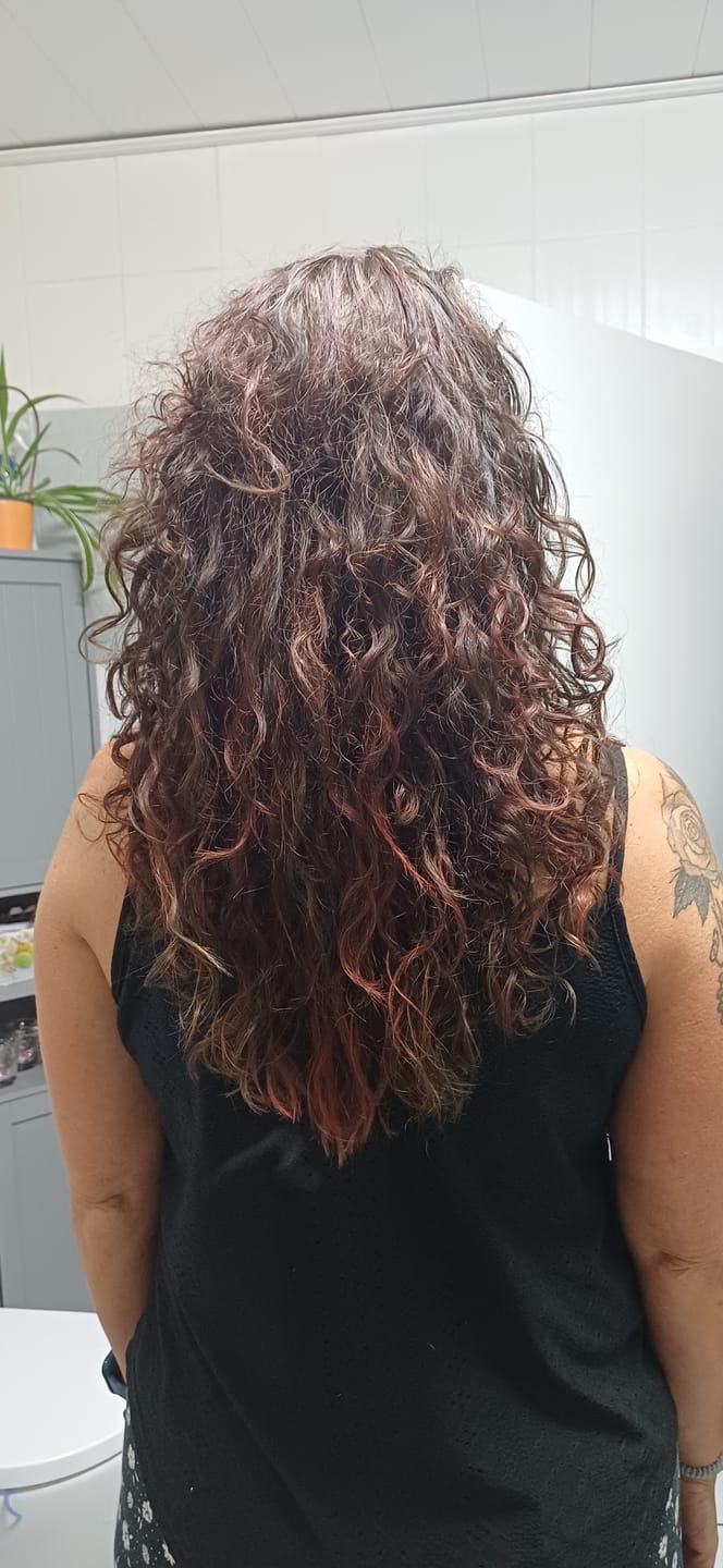 Customer photo review of Mattie Jet Black - Vegan Semi-Permanent Direct Dye Hair Color Cream 210 ml