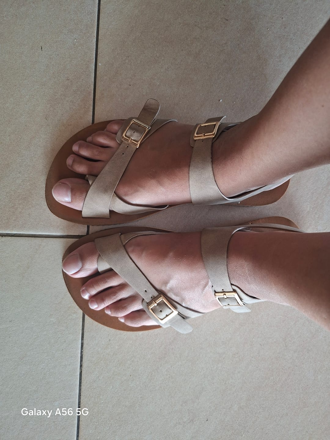 Customer photo review of Glow II - Barefoot Sandalias