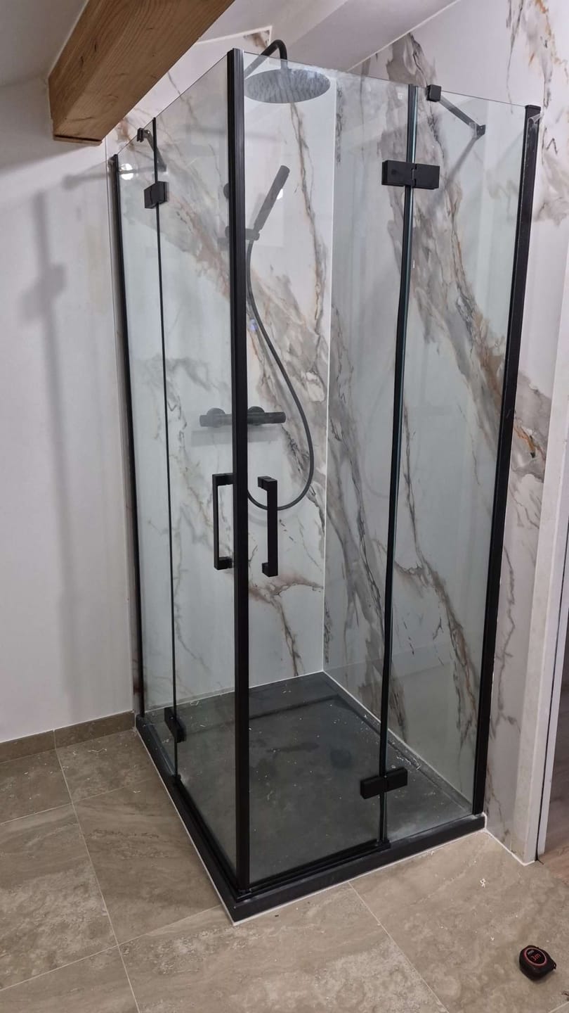 Customer photo review of Panneau Mural PVC Effet Marbre Blanc Marron - 260 x 120 CM