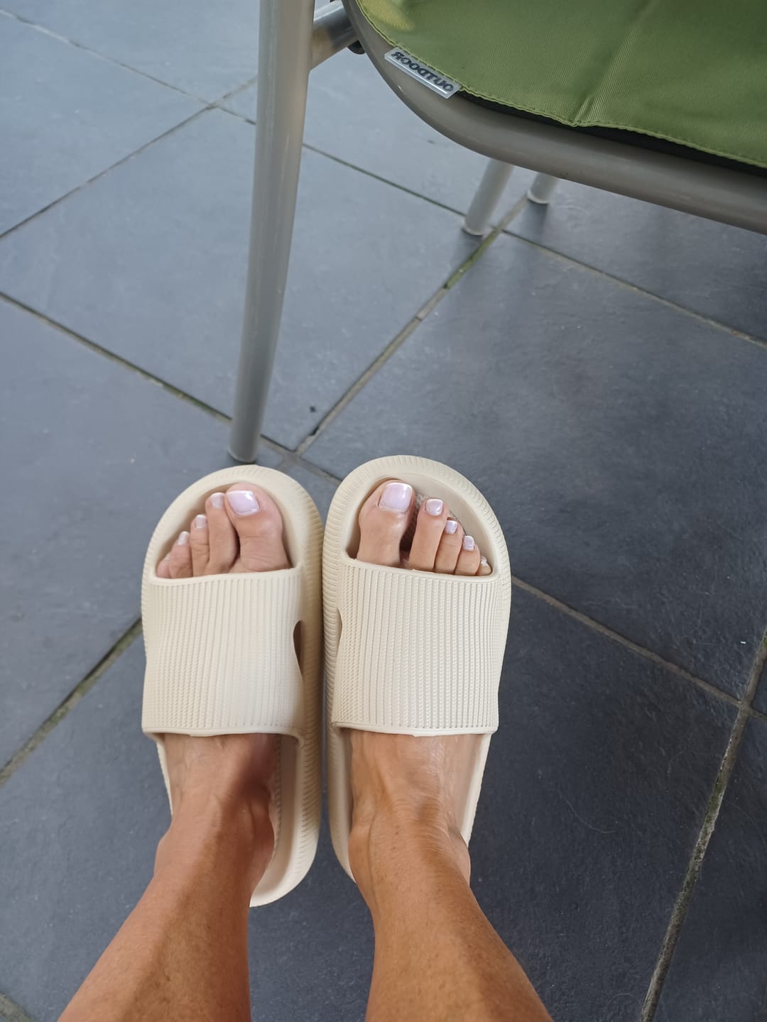 Customer photo review of HappyFlops Limited Editions