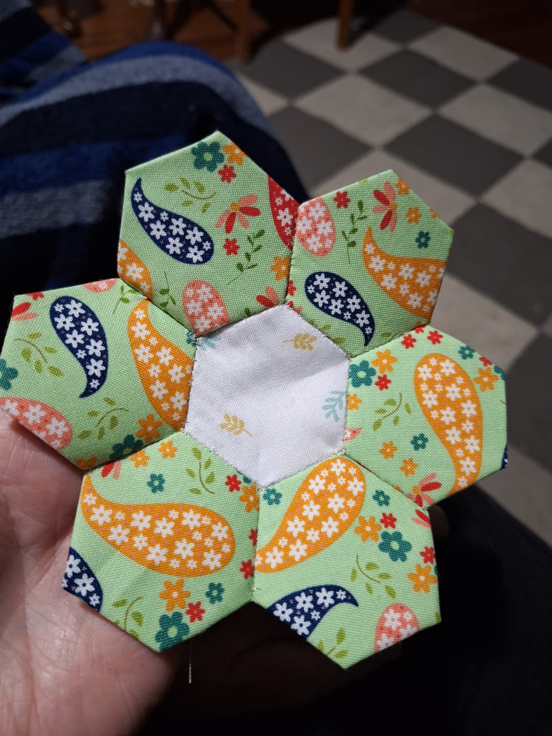 Customer photo review of PAPER PIECES 1" HEXAGON