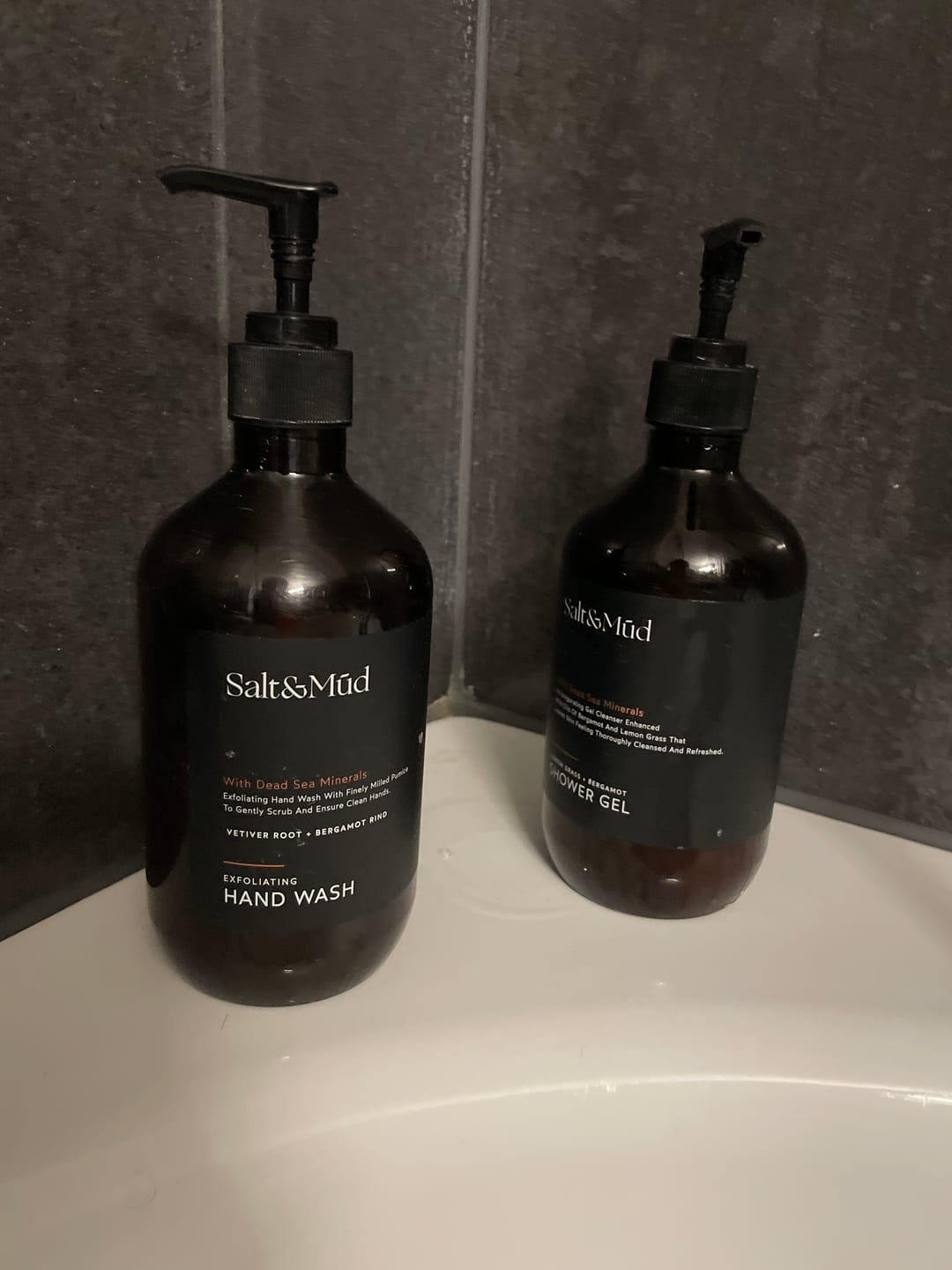 Customer photo review of Exfoliating Hand Wash With Dead Sea Minerals 500ml