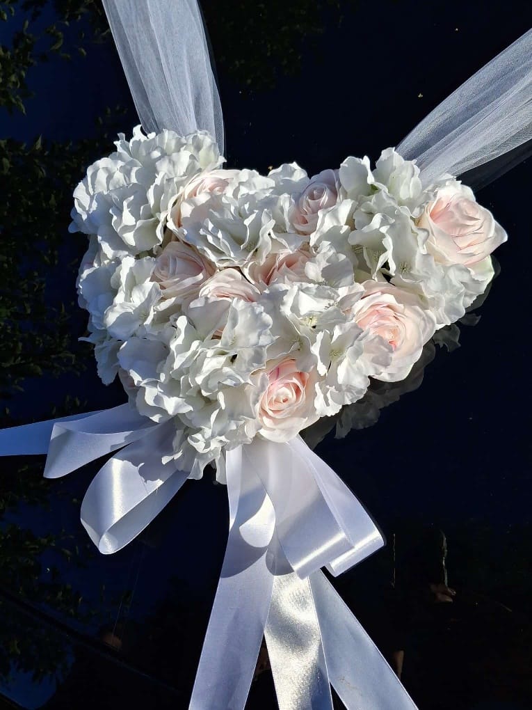 Customer photo review of Autoschmuck Hochzeit Blumendeko Motorhaube - PAULINE