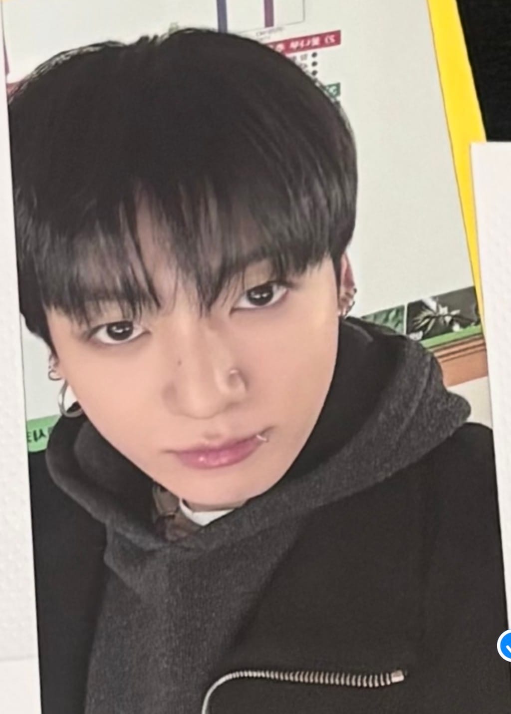 Customer photo review of K-POP BLIND RANDOM PHOTOCARD