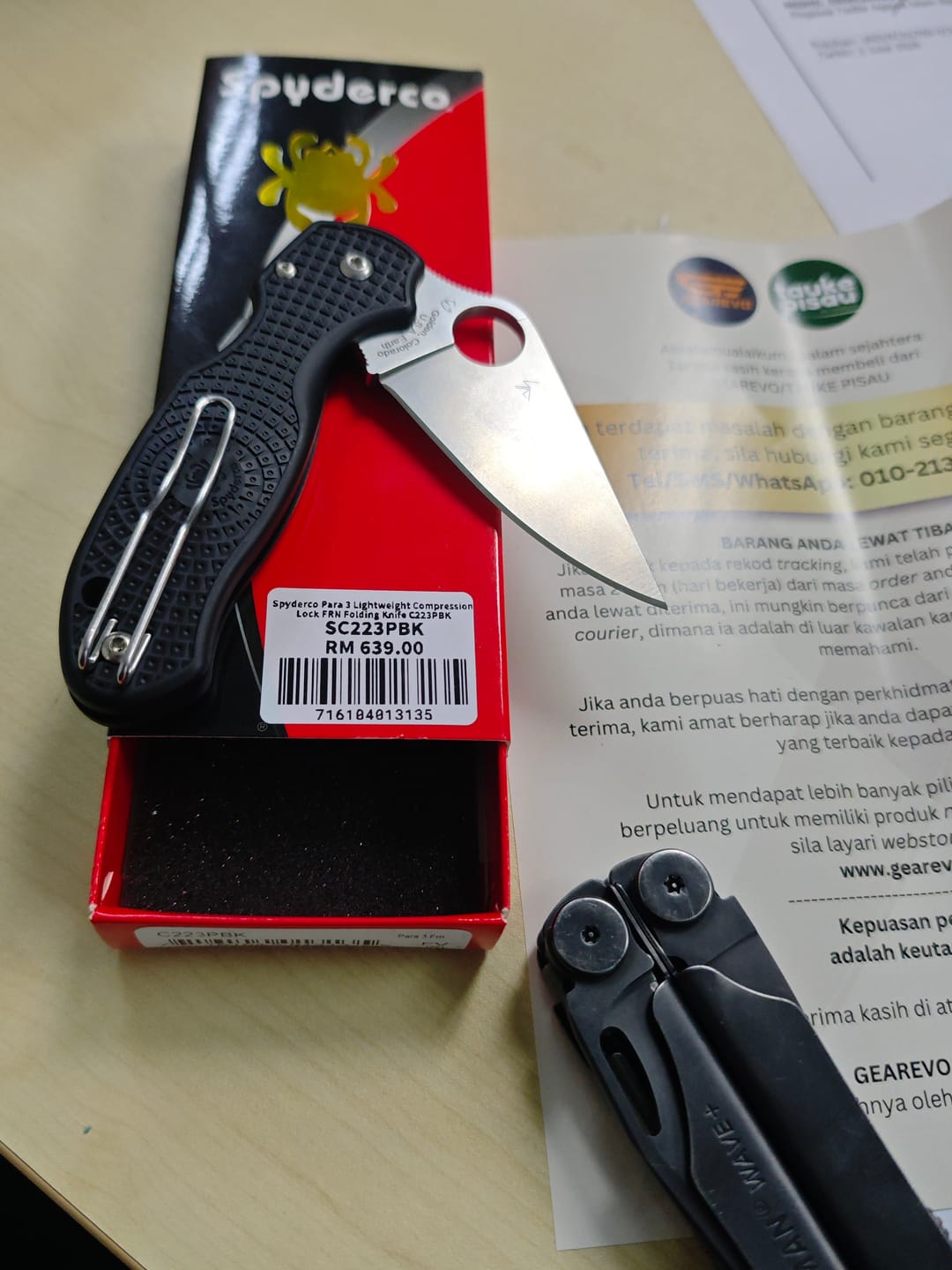 Customer photo review of Spyderco Para 3 Lightweight Compression Lock FRN Folding Knife C223PBK