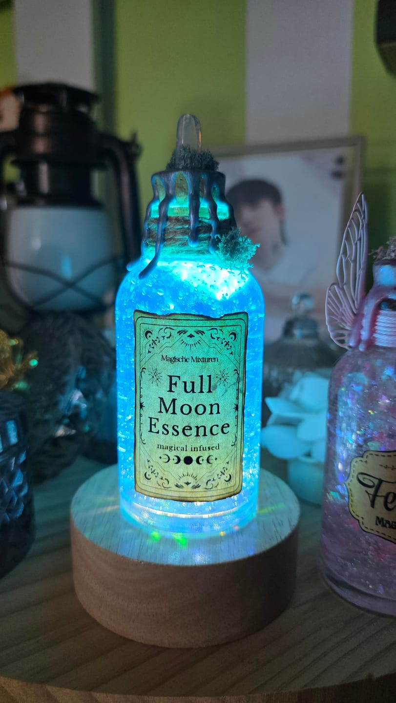 Customer photo review of Zaubertrank Flasche Deko - Full Moon Essence