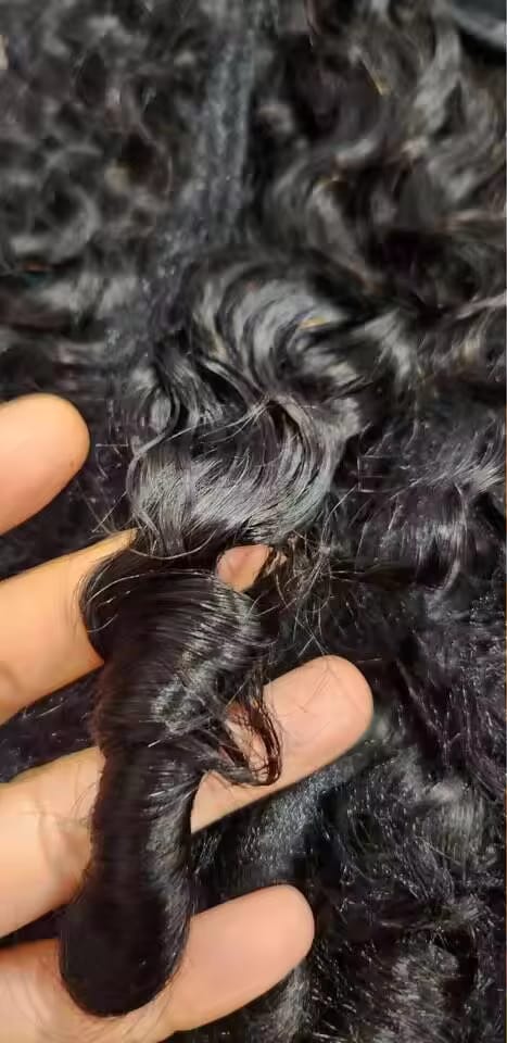 Customer photo review of Perruque Bouclée Volume — sans colle, 46 à 71 cm