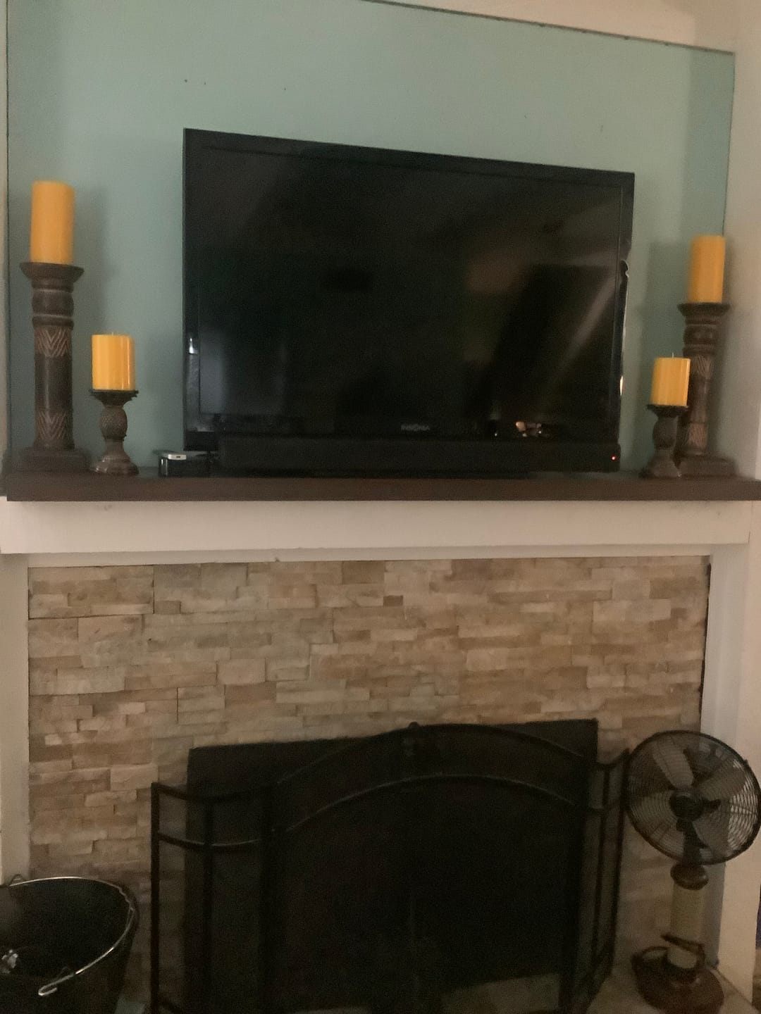 Customer photo review of Rustic Pine Floating Shelves