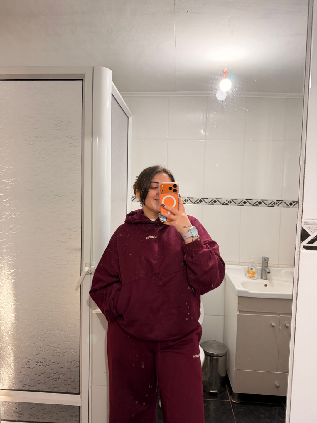 Customer photo review of PANTALÓN BUZO BURDEO - CORTE RECTO LOGO BORDADO