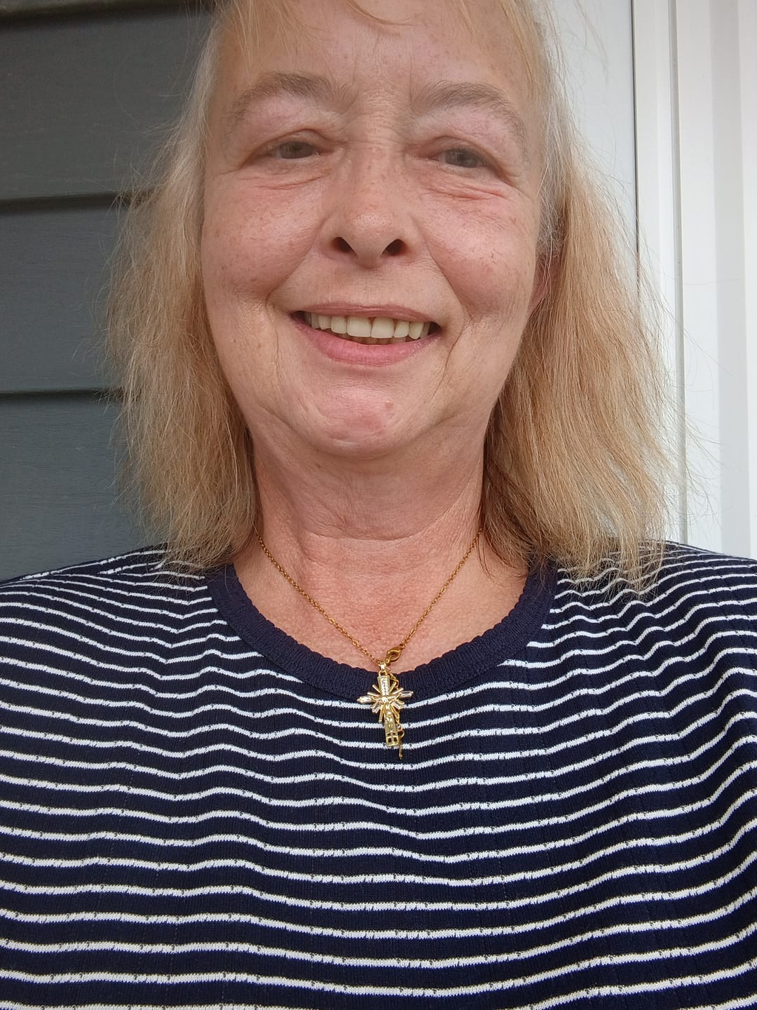 Customer photo review of Christianartworkshop Lightweight Luxury Style Crucifix with Diamonds Pendant Necklace