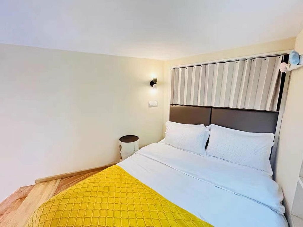 Customer photo review of Wall Lamp, Couleur Double Up-Down Glow, E26/E27, Metal Shades