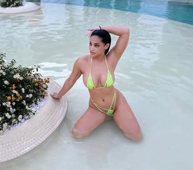 Customer photo review of WQ Bikini Top