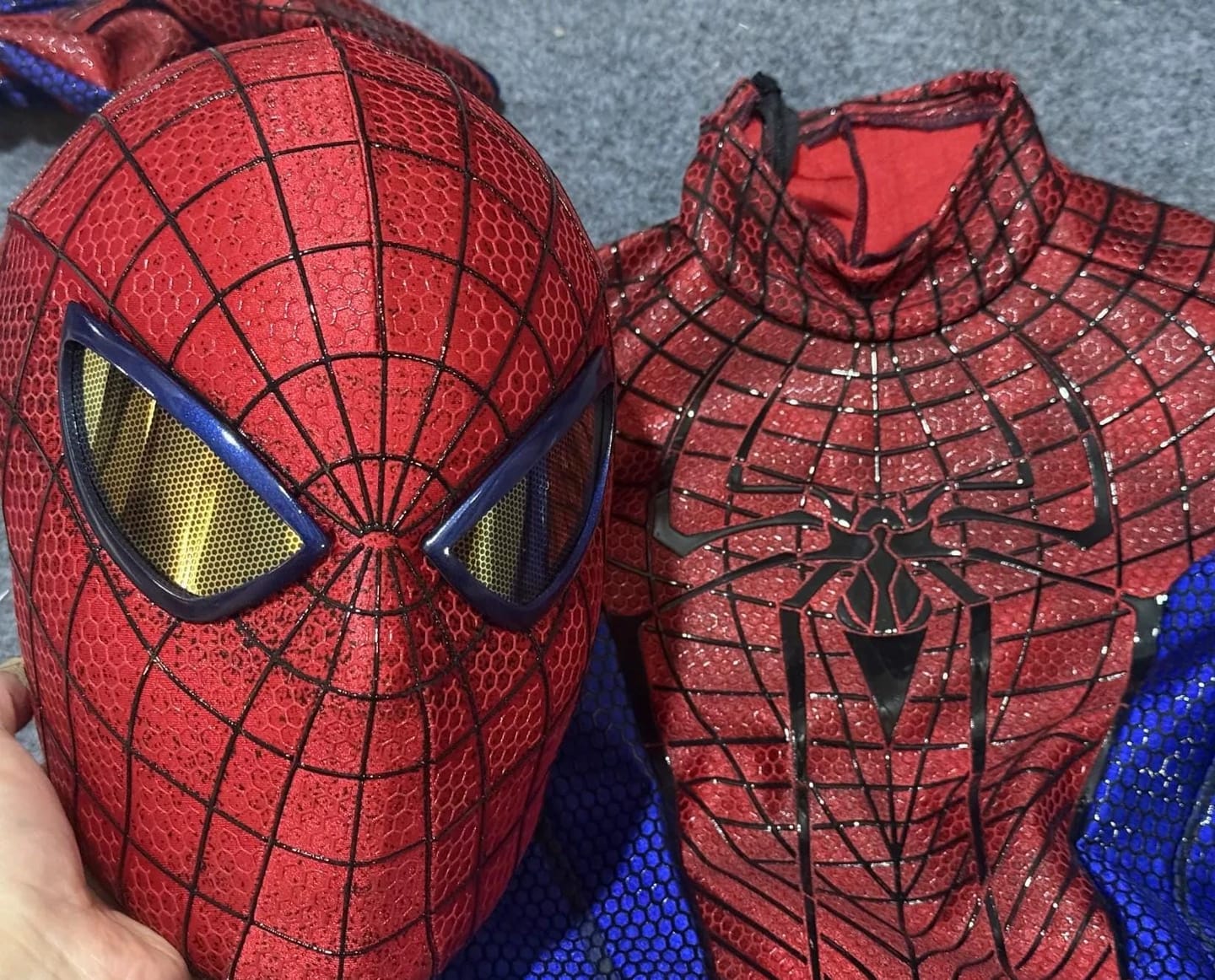 Customer photo review of The Amazing Spider-Man Costume Life Size Wearable