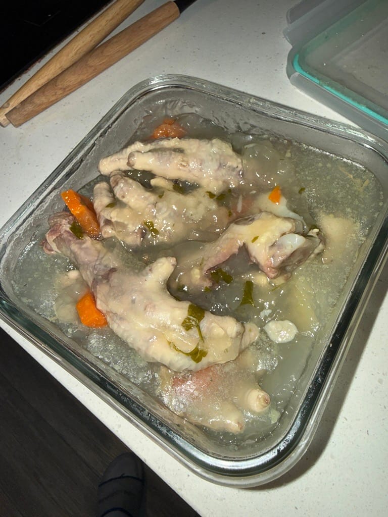 Customer photo review of Patas de pollos