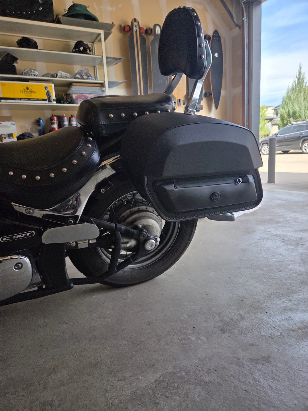 Customer photo review of 28L - Pantheon Medium Hard Mount Suzuki Boulevard C50 VL800 Leather Motorcycle Saddlebags