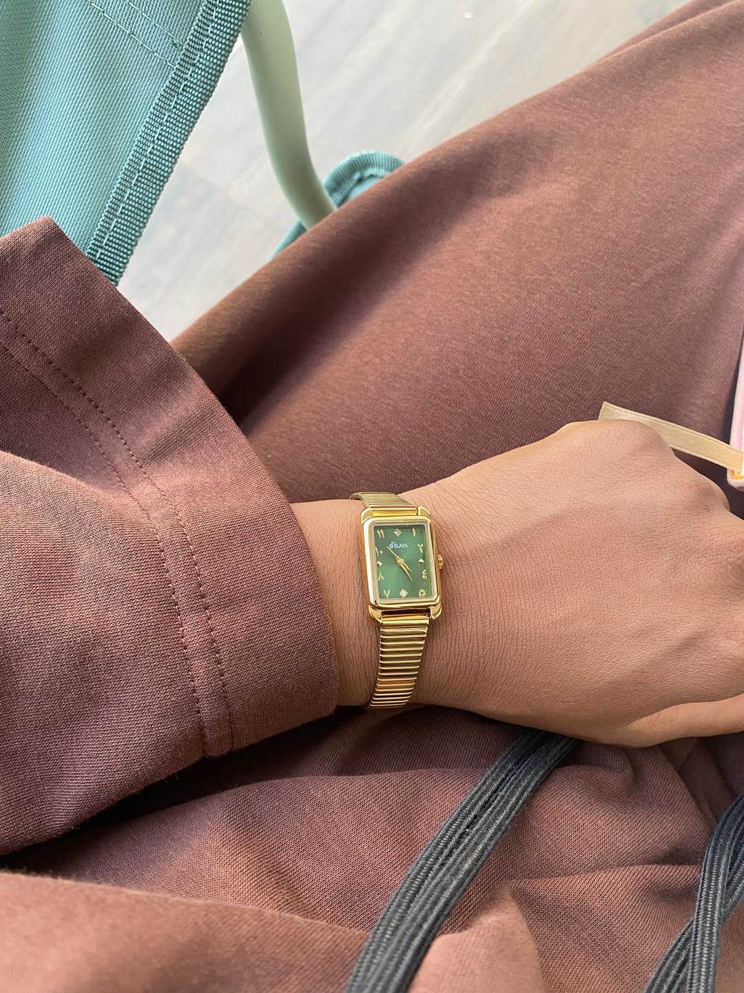 Customer photo review of LA VELVET MONTRE DORÉ AVEC CHIFFRES ARABES
