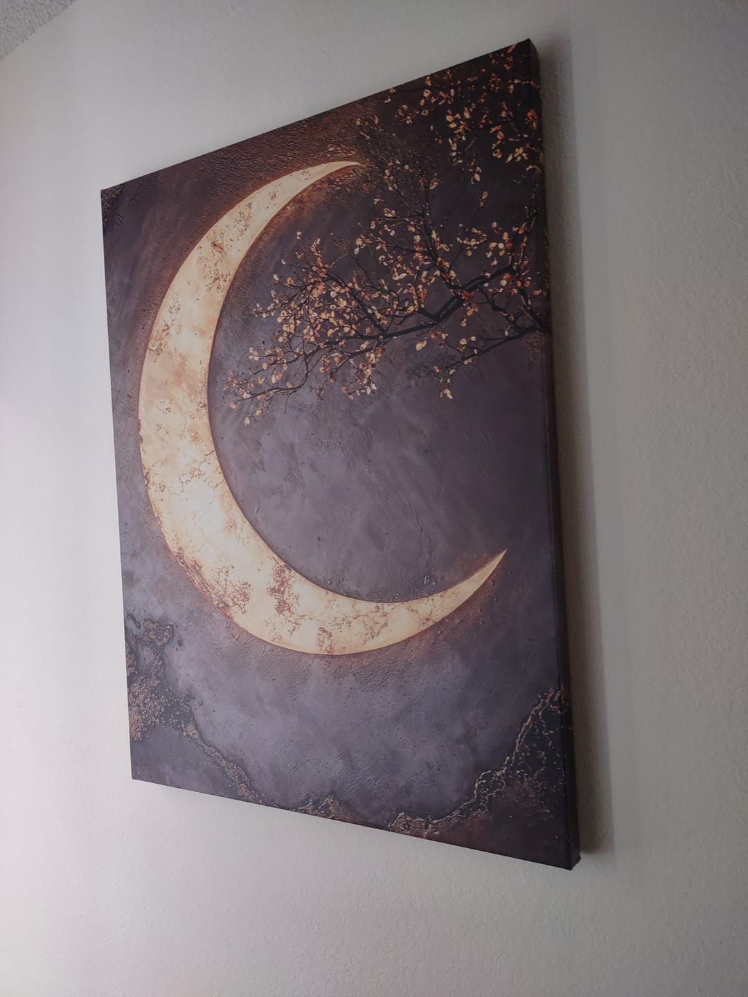 Customer photo review of Luxury Crescent Moon Canvas Wall Decor – Illuminated Gold and Grey Artwork