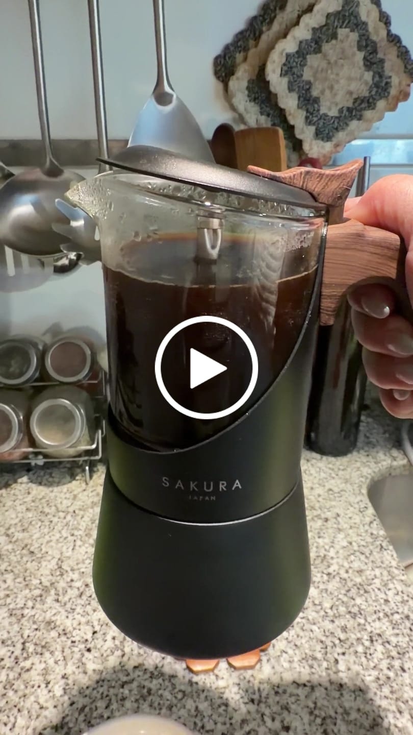 Customer video review of Cafetera Moka Sakura Nordik