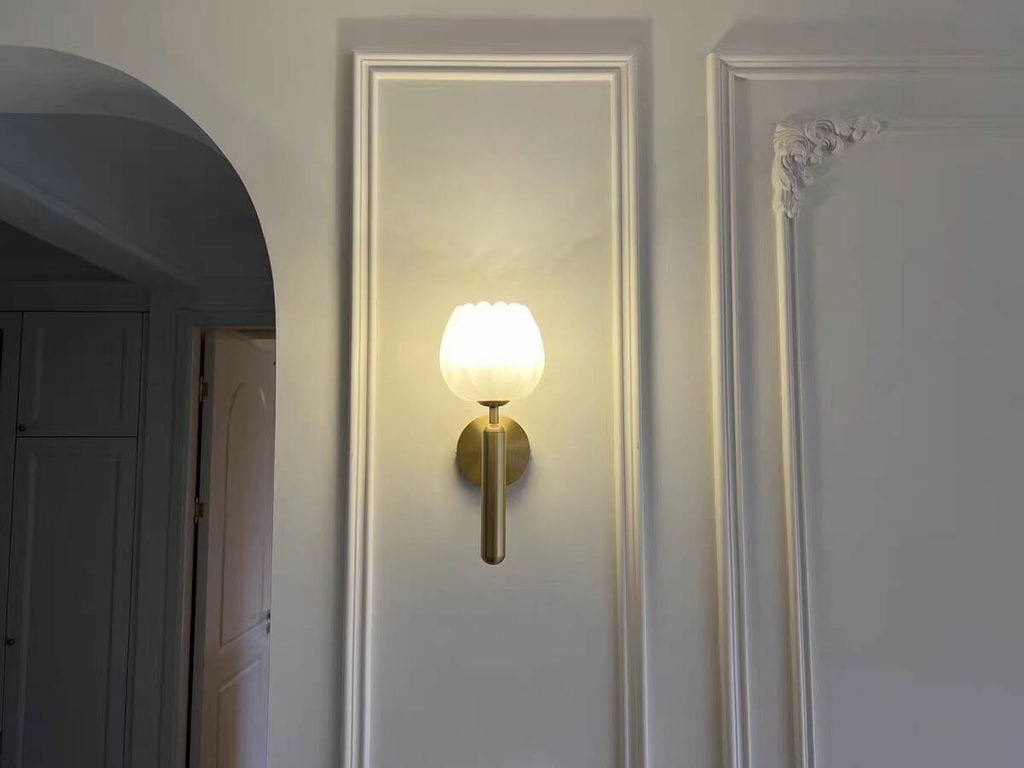 Customer photo review of Wall Lamp Mian, Natural Alabaster Flowers, Brass, E14 Max 15W