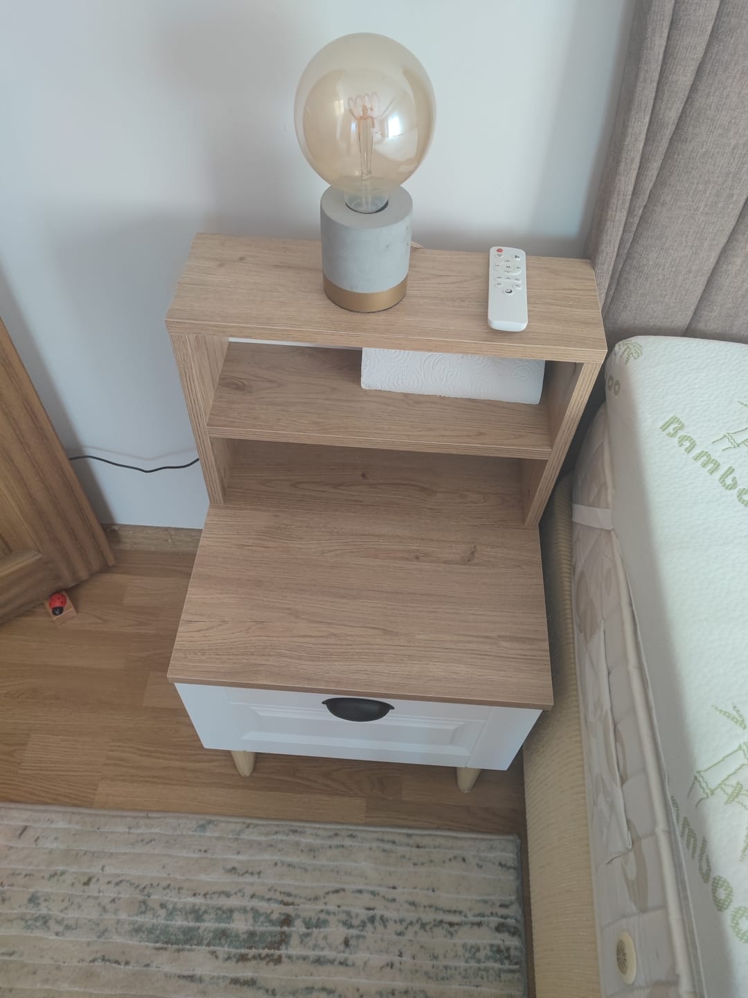 Customer photo review of Rani BD105 Komodin 2 Raflı Membran Çekmeceli Komodin Sepet Ceviz - Beyaz