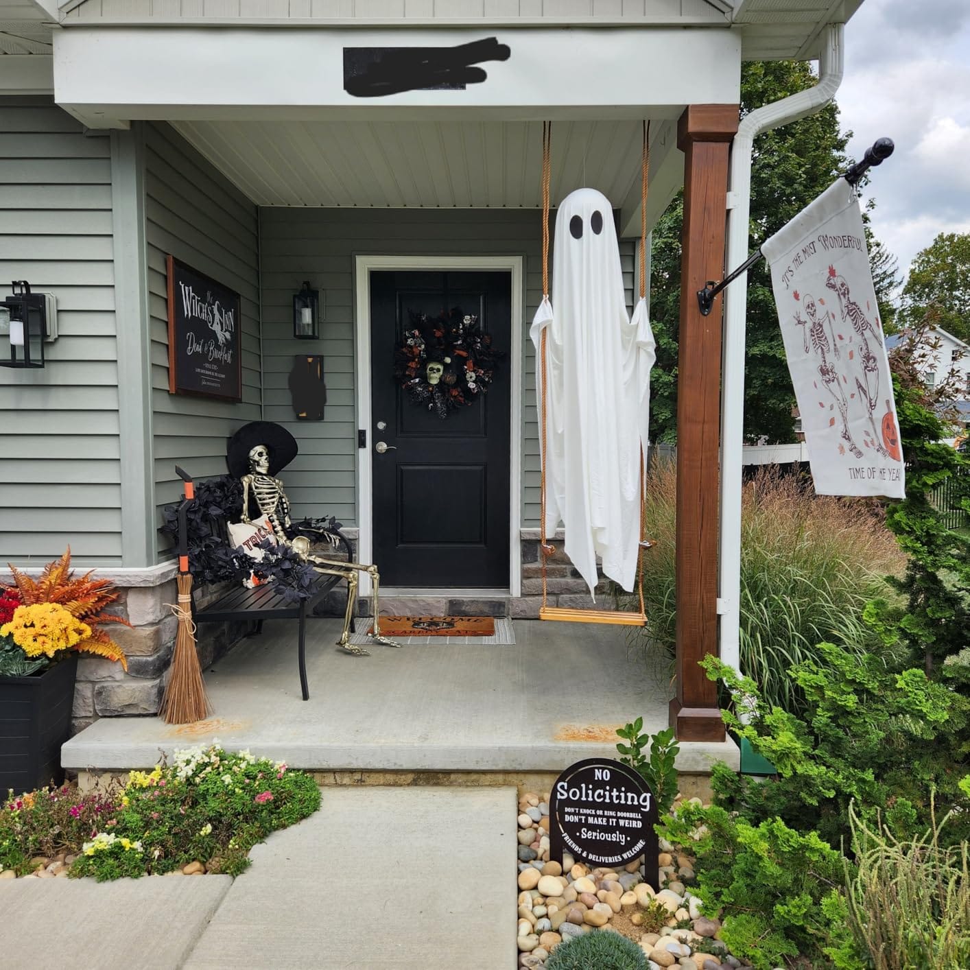 Customer photo review of Glowing Ghost Swing for Halloween Decor