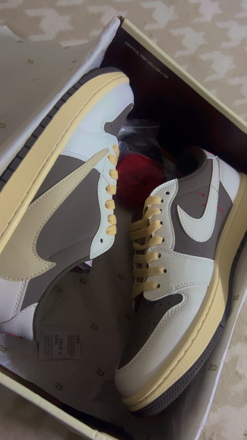 Customer photo review of Travis Scott x Air Jordan 1 Retro Low OG 'Reverse Mocha' G5