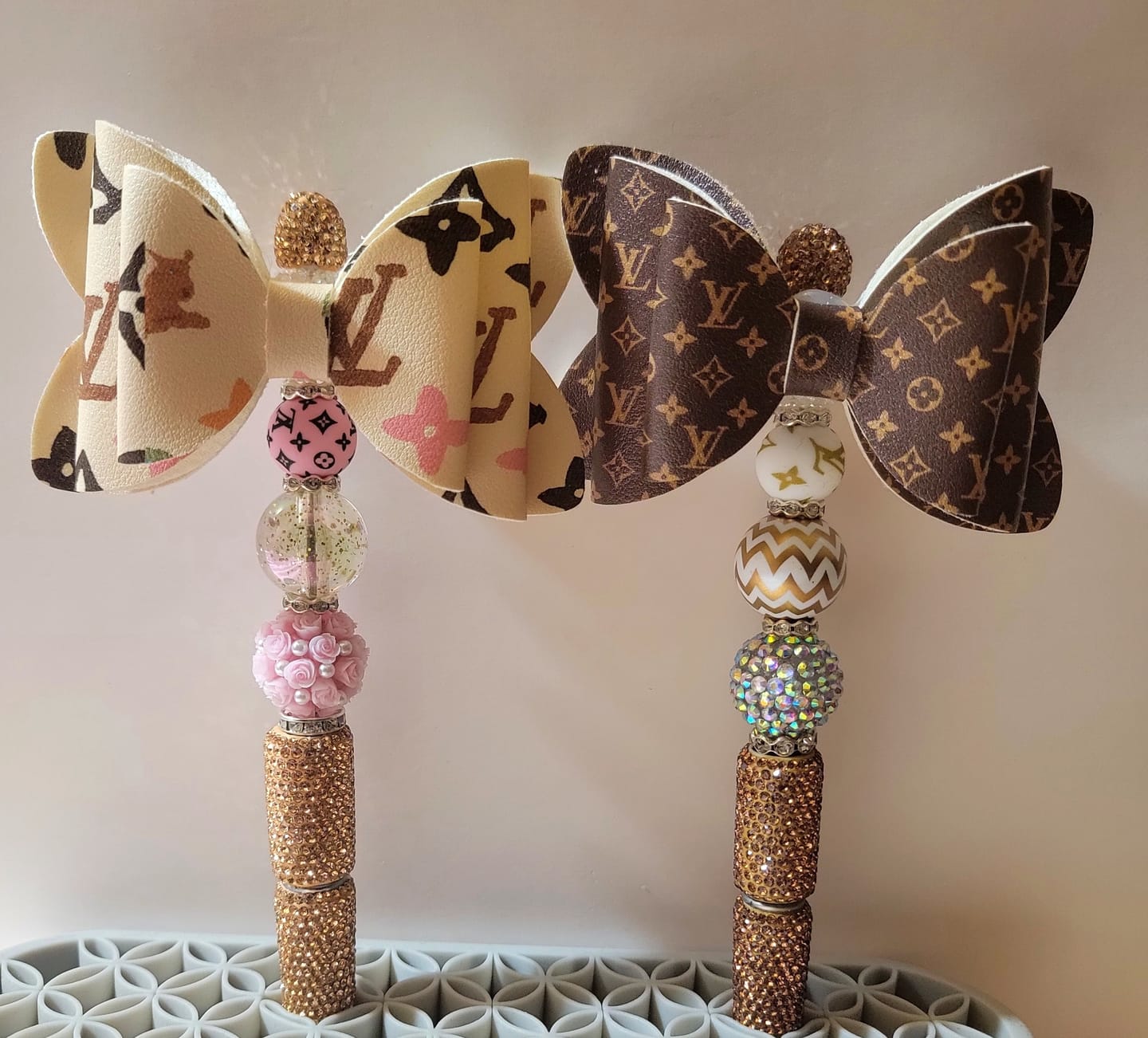 Customer photo review of Brown Classic Floral Bow Bead For DIY Beadable Pen Silicone Focal Bead Handmade Craft Wholesale
