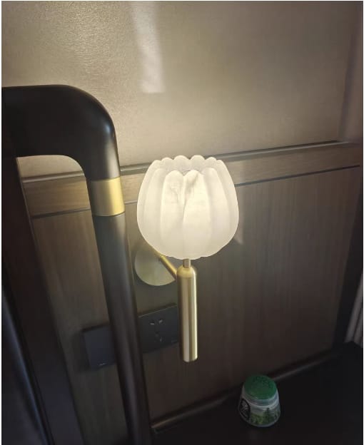 Customer photo review of Wall Lamp Mian, Natural Alabaster Flowers, Brass, E14 Max 15W