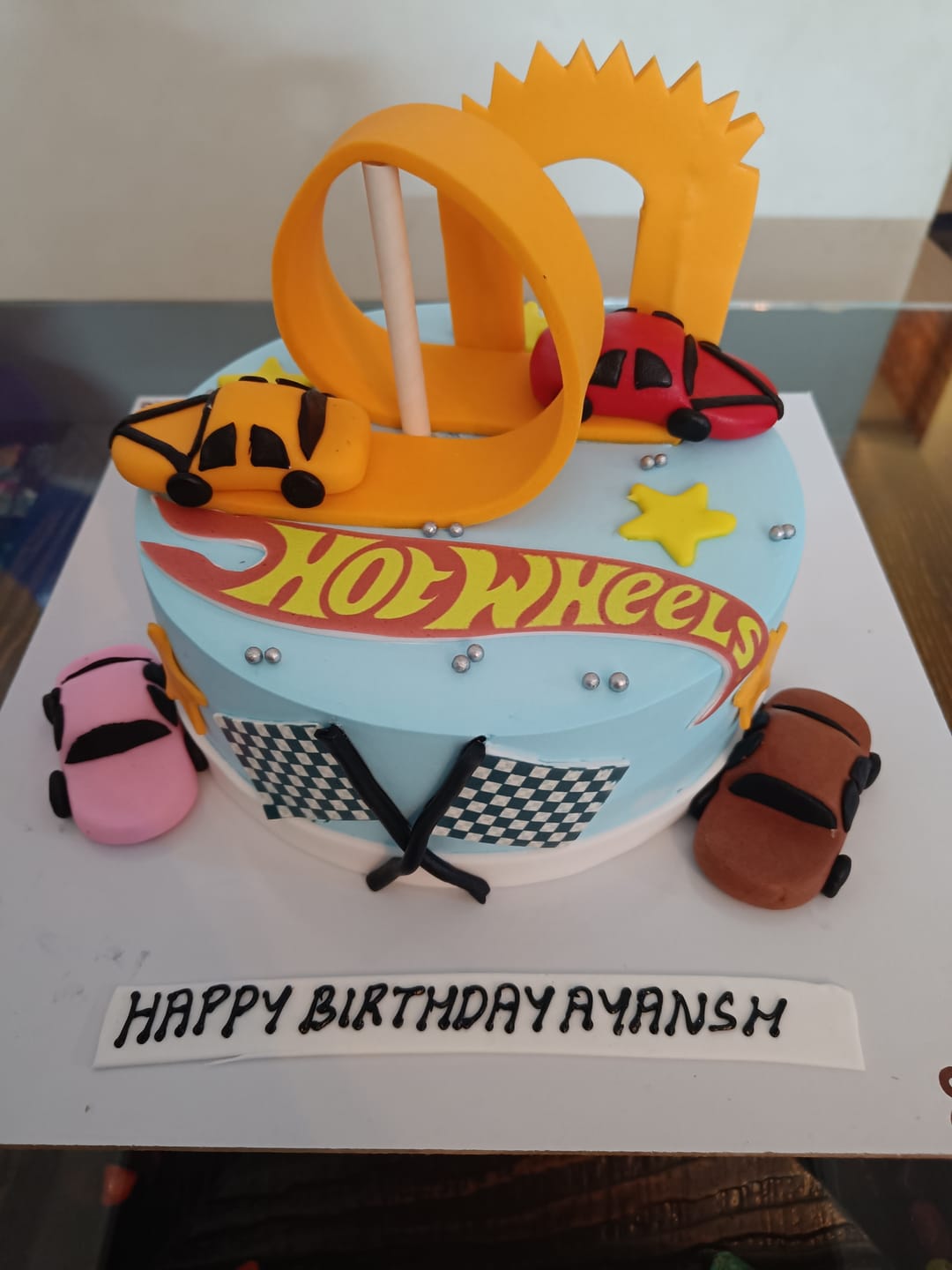 Customer photo review of Hot Wheels Track Cake