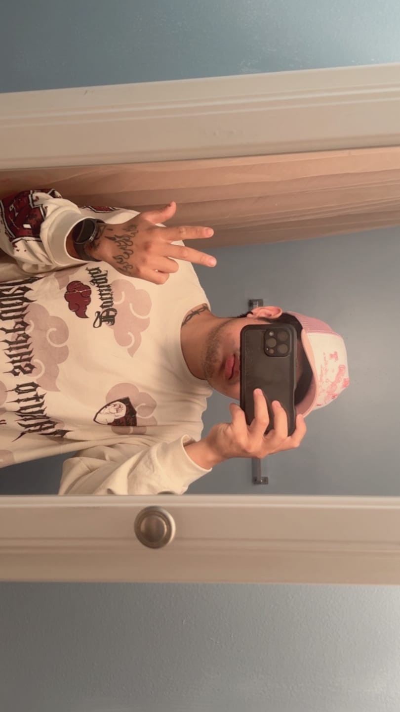 Customer photo review of 8073 - Naruto Longsleeves