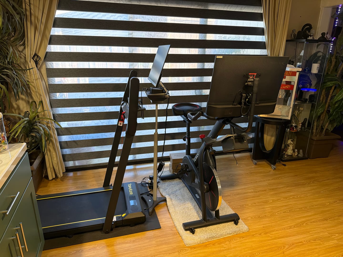 Customer photo review of SmartWings Motorized Zebra Shades 85% Blackout 95mm Ingrid