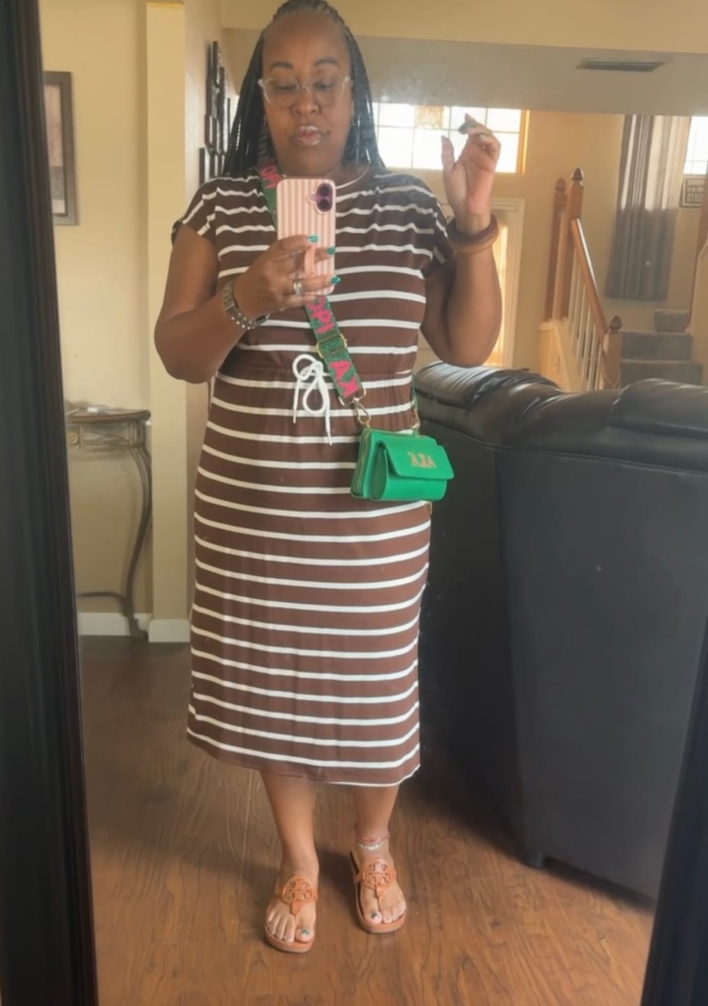 Customer photo review of Alpha Kappa Alpha (Multiple Compartment) Crossbody Wallet