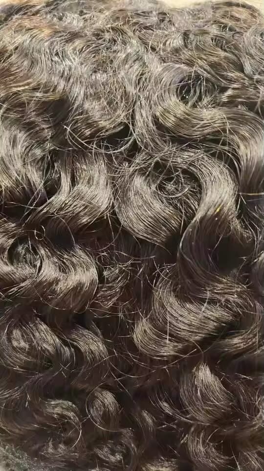 Customer photo review of Perruque Bouclée Volume — sans colle, 46 à 71 cm