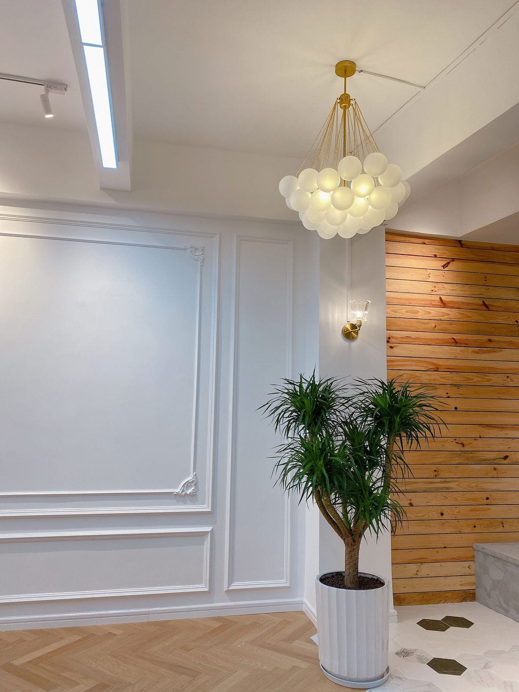 Customer photo review of Bubble Chandelier, Hand-Frosted Glass Globes, Gold or Black, E27