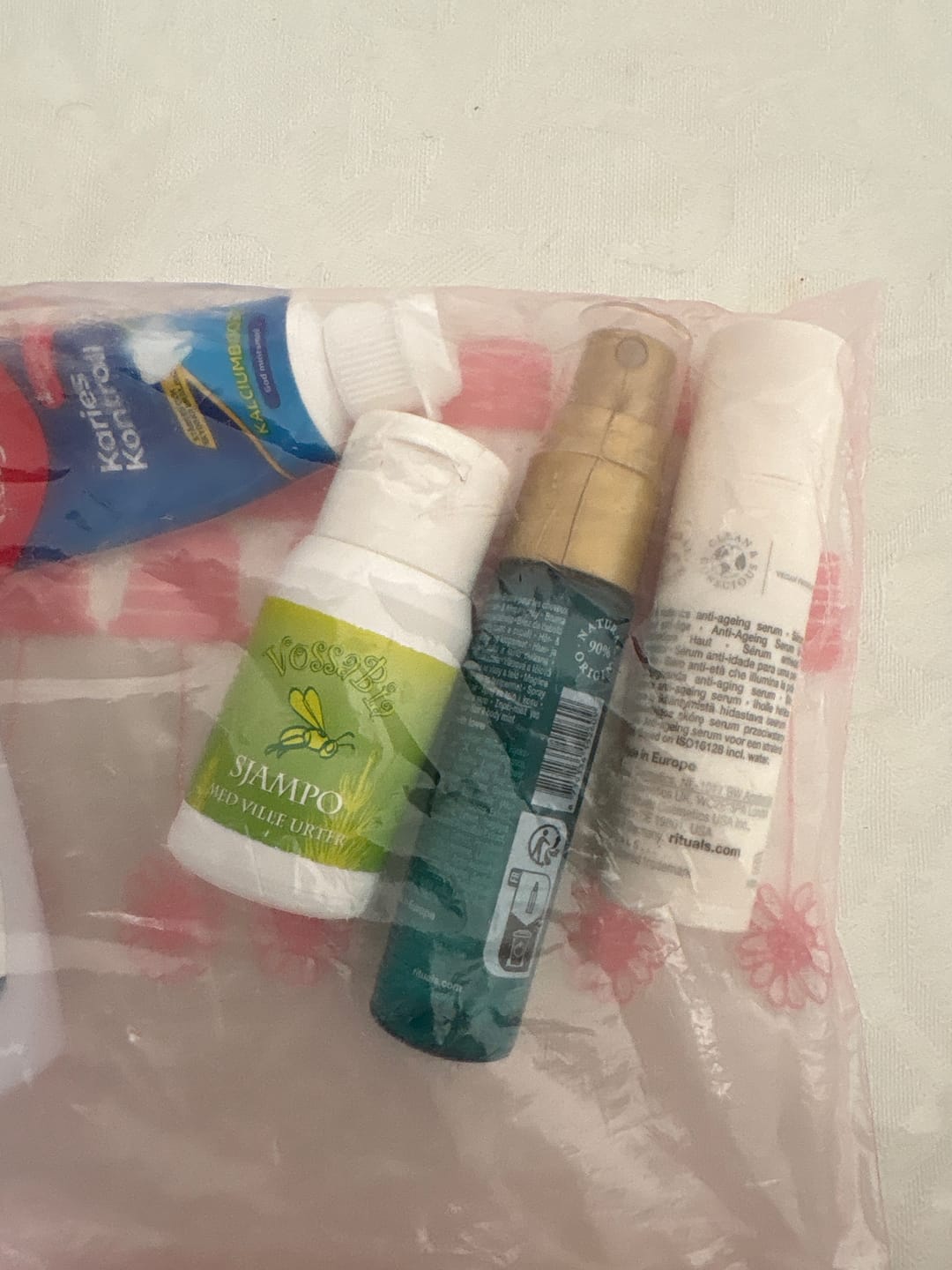 Customer photo review of Reisesett (urtesjampo og skogsåpe á 25ml)