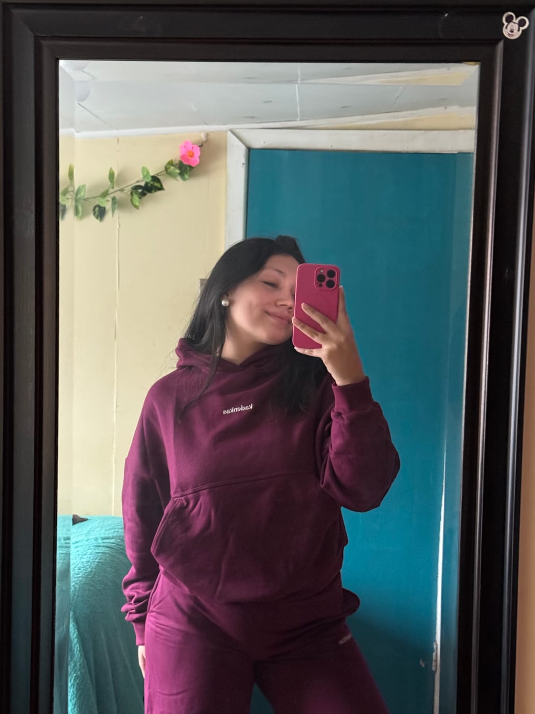 Customer photo review of POLERÓN HOODIE BURDEO - OVERSIZE CON GORRO LOGO Y ESPALDA BORDADO