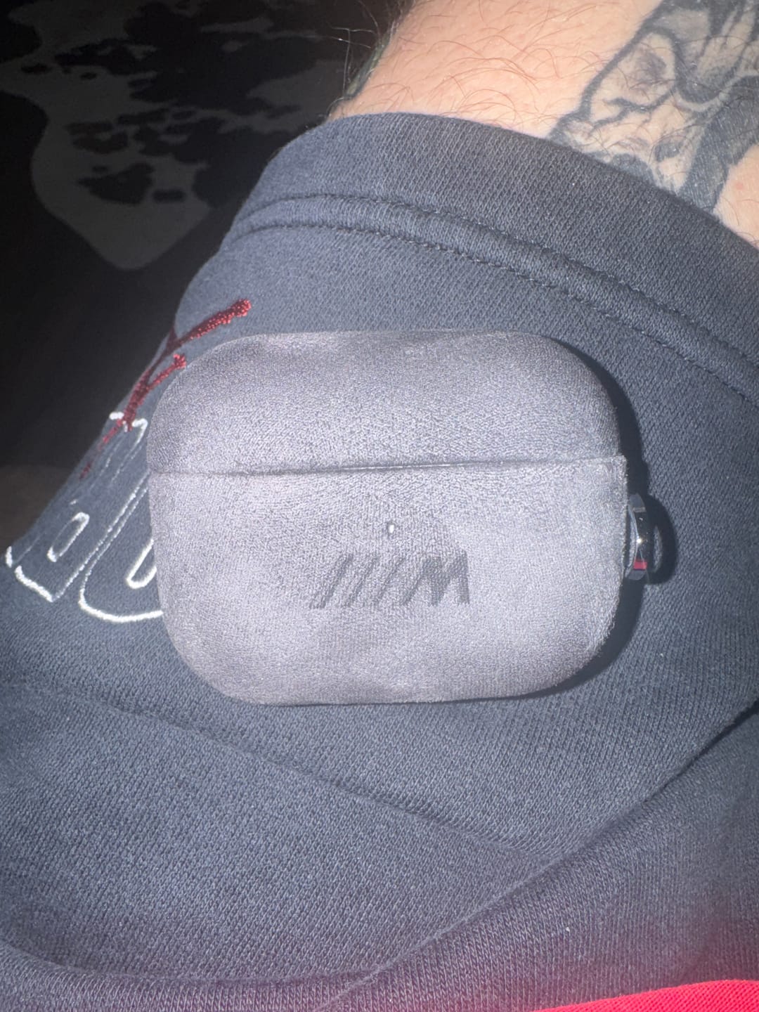 Customer photo review of BMW M ALCANTARA AIRPODS CASE