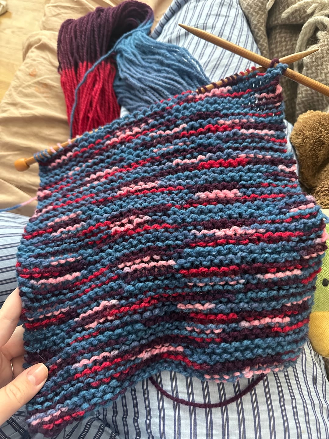 Customer photo review of Plantefarget ullgarn - multifarget lilla/rød/rosa/blå - 100 g = 200 m