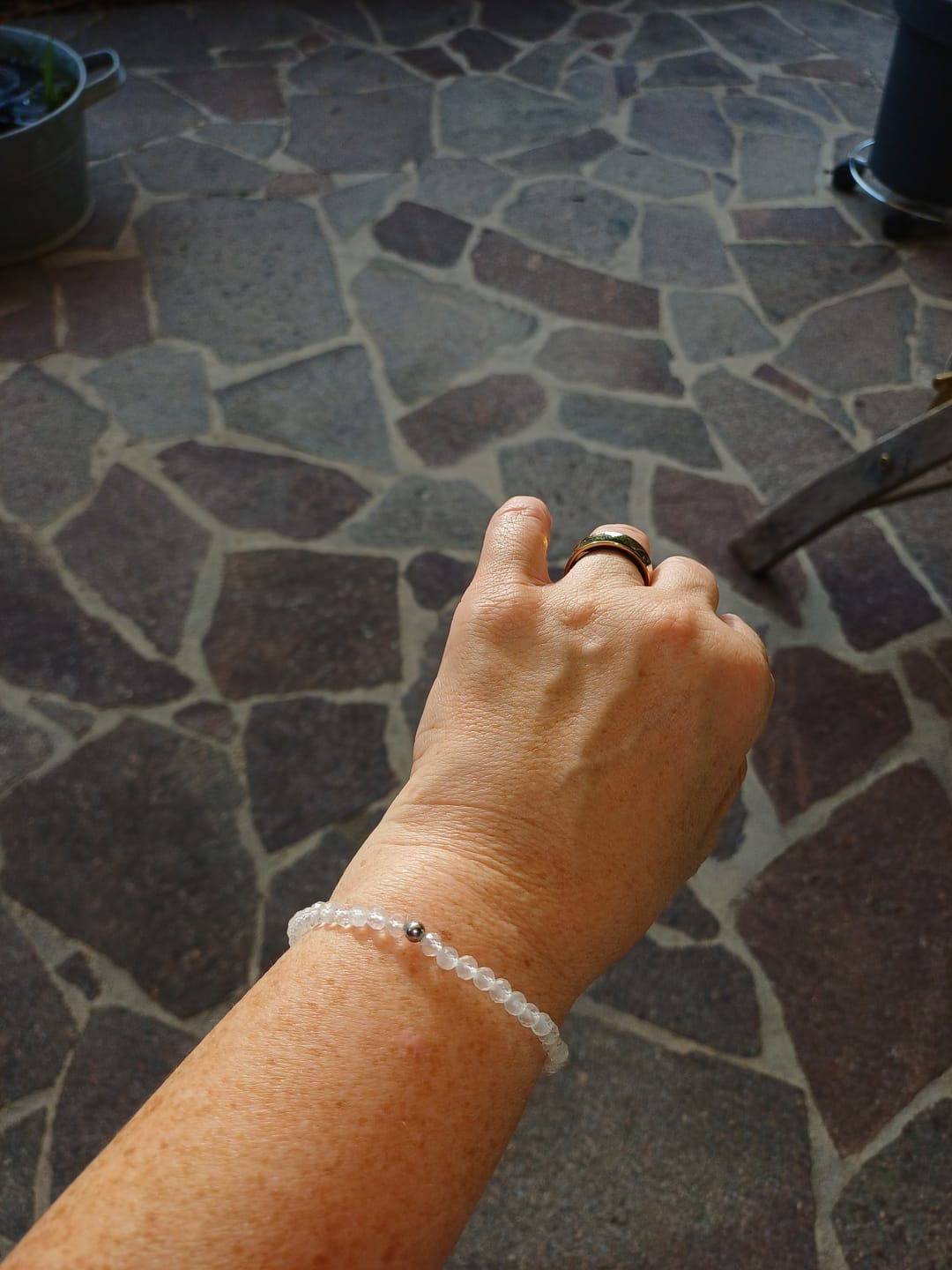 Customer photo review of Bergkristall Naturstein Armband mit Silberperle