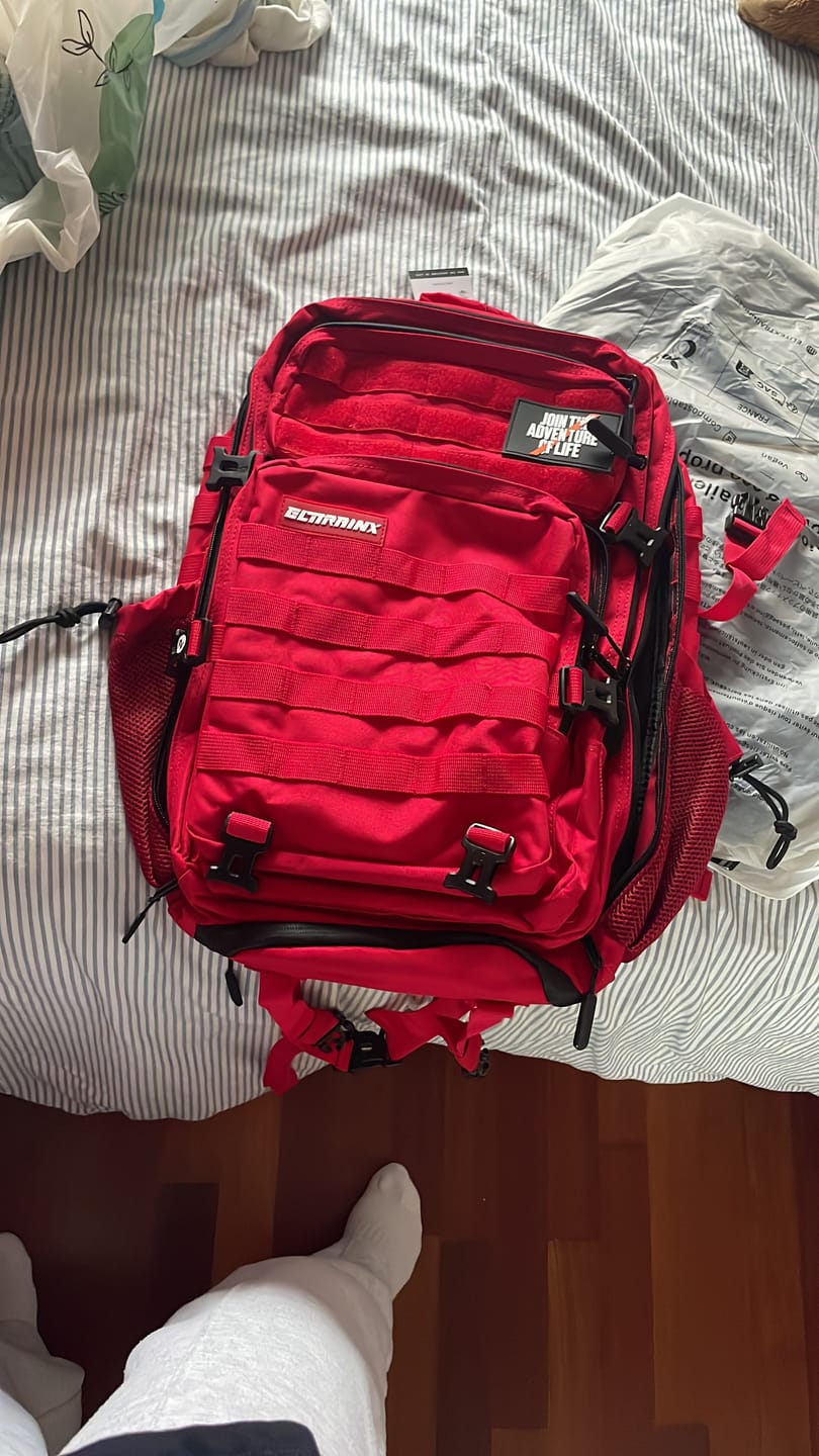Customer photo review of Mochila Táctica V1 45L All In Rojo