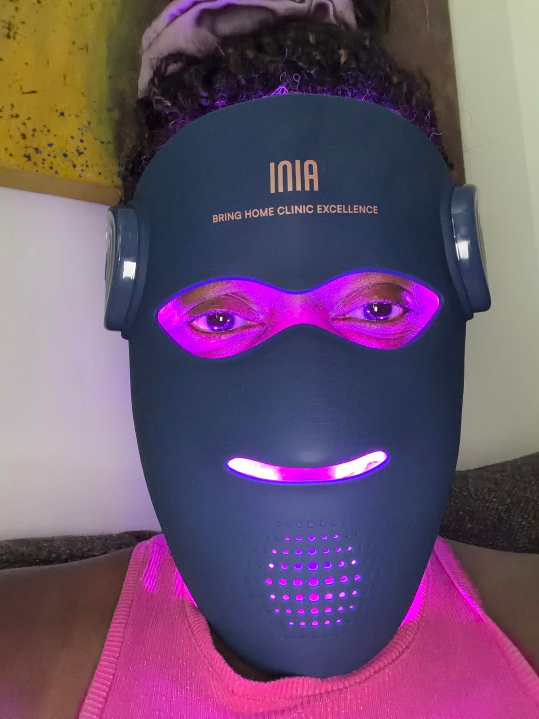 Customer photo review of INIA GLOW 4D 940nm Dual NIR Wireless LED Mask