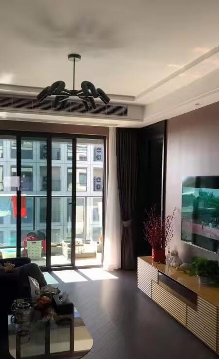 Customer photo review of Cirkus Chandelier, Integrated LED, Movable U-Heads, Linear or Circular