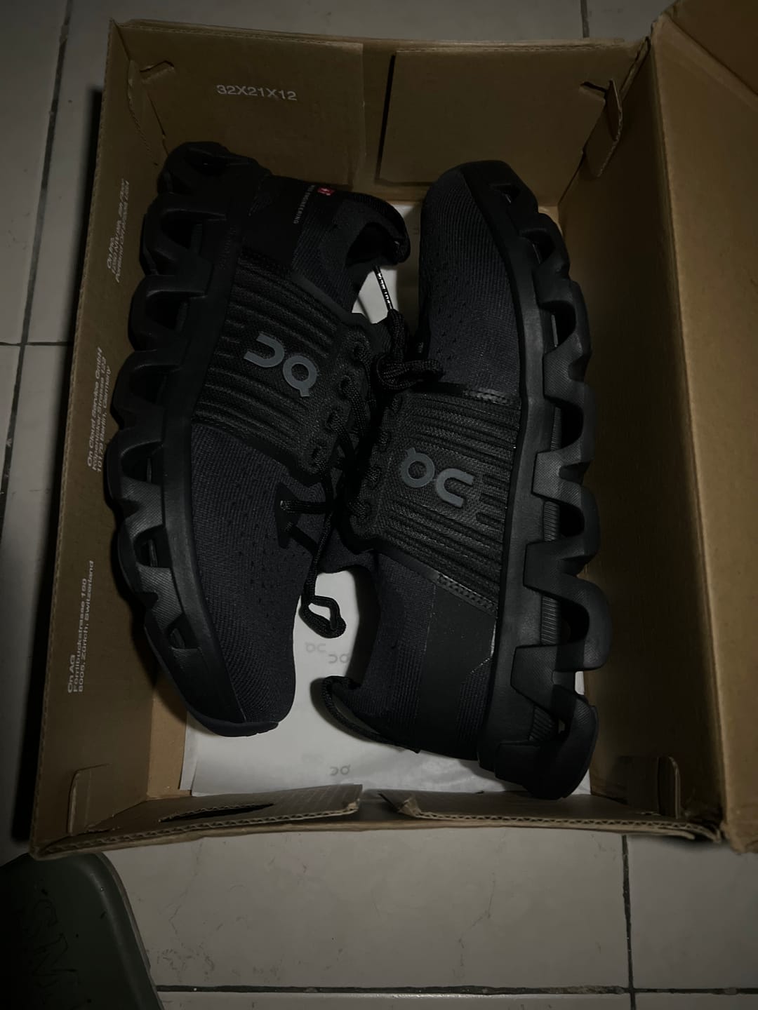 Customer photo review of Cloudtilt Eclipse Black - CTE