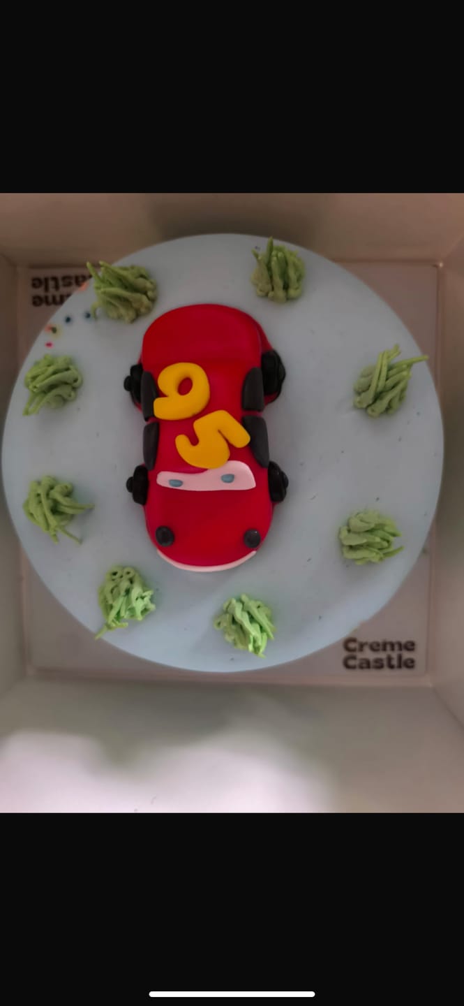 Customer photo review of Car Pineapple Cake