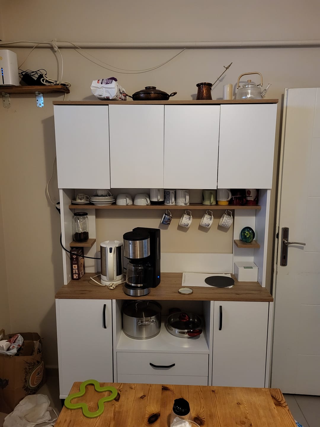Customer photo review of Rani JE168 Çok Amaçlı Dolap 6 Kapaklı 2 Çekmeceli Kiler Mutfak Dolabı Beyaz - Sepet Ceviz