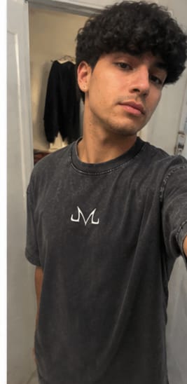Customer photo review of MAJIN SHIRTS