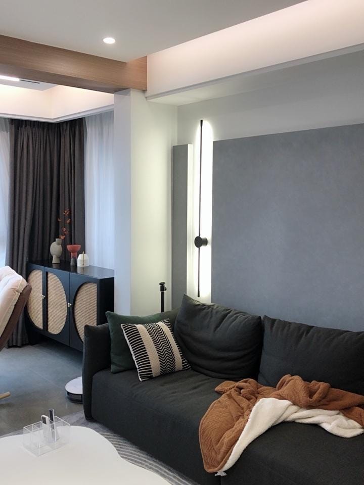 Customer photo review of Wall Light, Linear LED Slim Tube, Black or Copper, Wall or Ceiling Mount