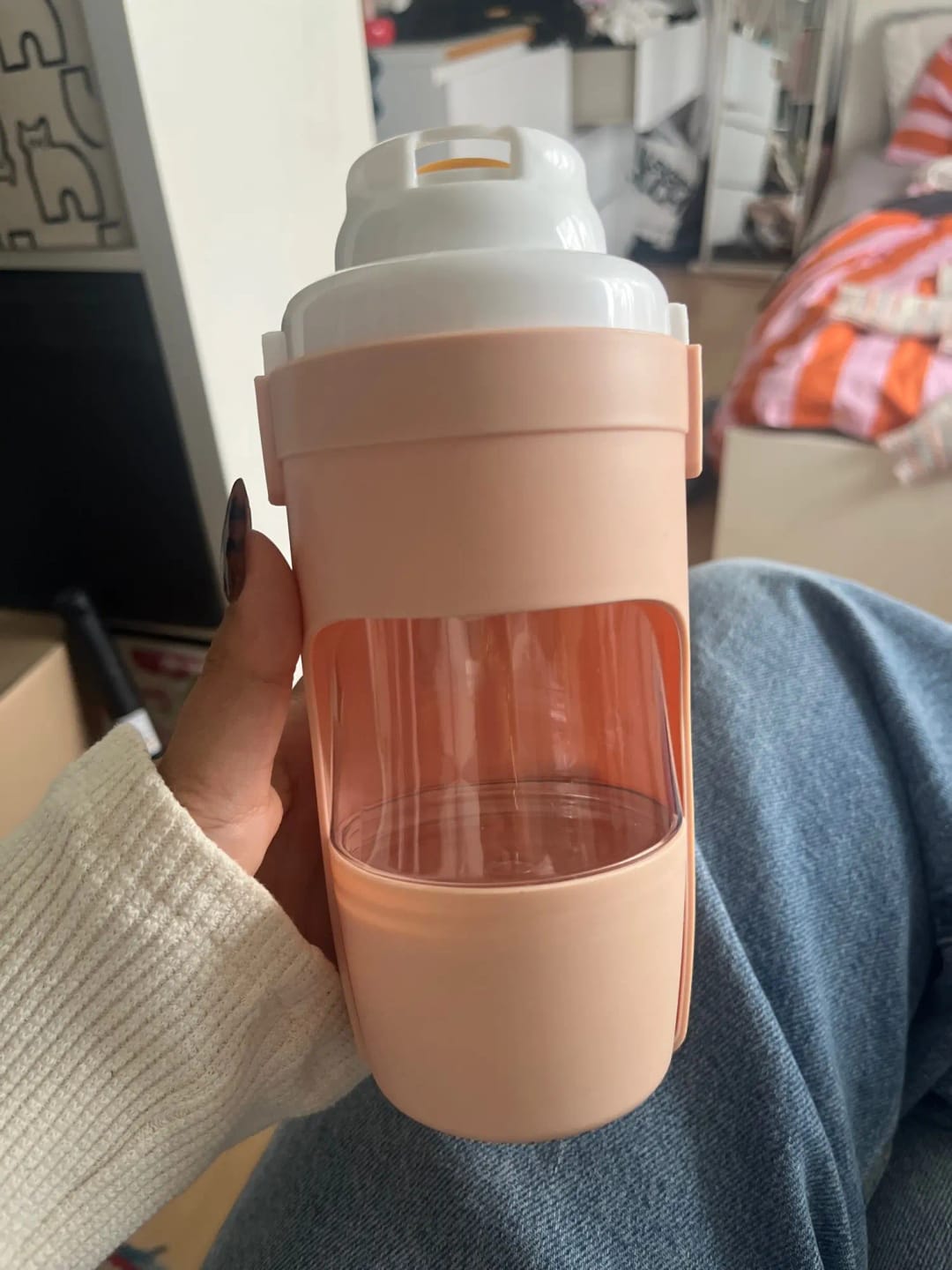 Customer photo review of Pet Travel Water Bottle Portable with Food Container Foldable 2in1 Pet Outdoor Bowl Puppy Dog Cat Travel Drinking Food Feeder