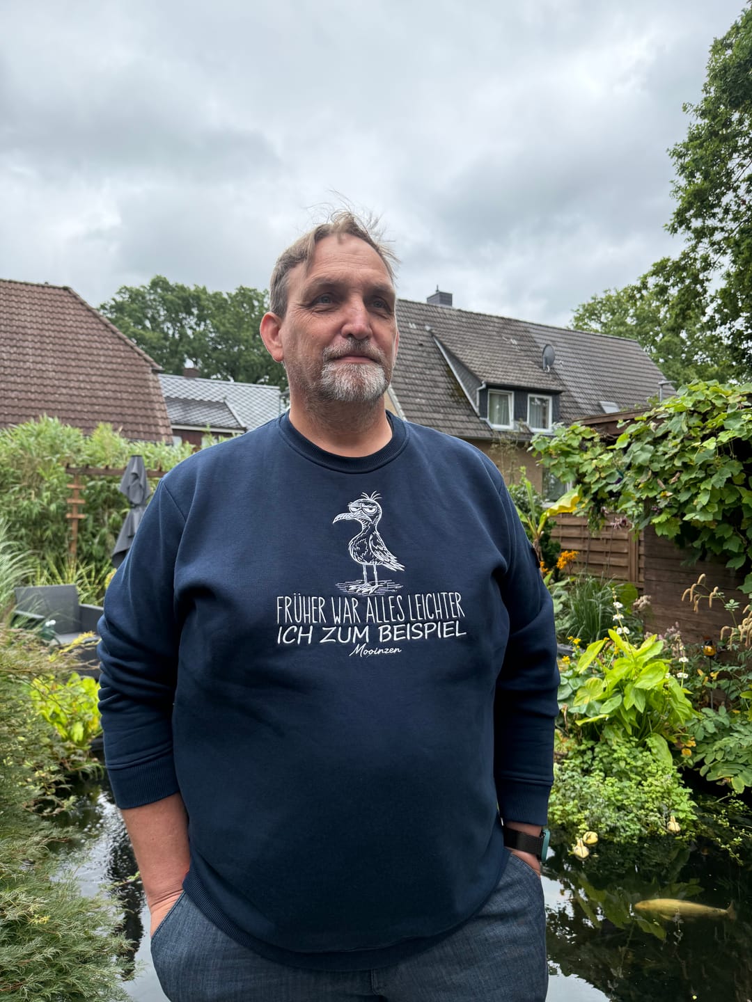 Customer photo review of Früher Alles Leichter · Unisex Signature Premium Bio Sweatshirt